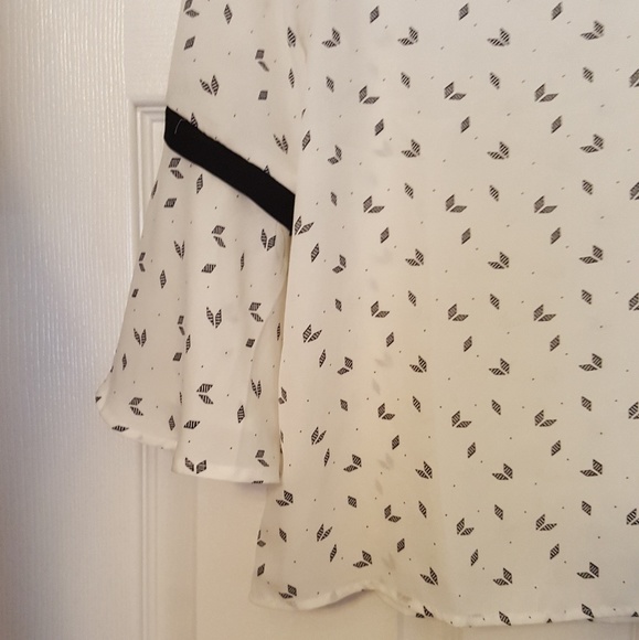 Pretty blouse - Picture 4 of 6